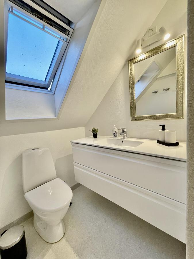 Aday - Modern 2 Bedroom Charming Central Apartment With Public Parking Олбор Екстериор снимка
