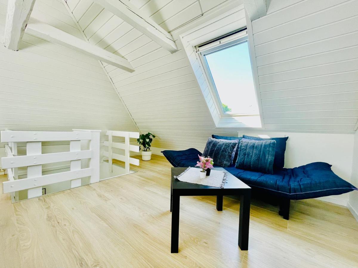 Aday - Modern 2 Bedroom Charming Central Apartment With Public Parking Олбор Екстериор снимка