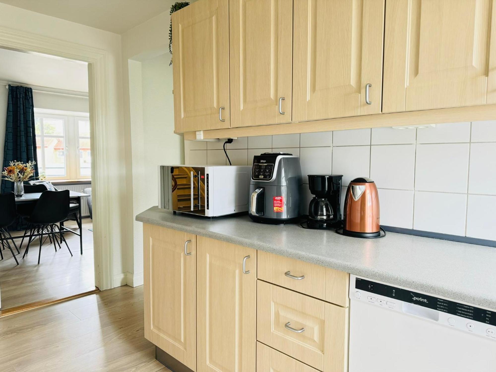 Aday - Modern 2 Bedroom Charming Central Apartment With Public Parking Олбор Екстериор снимка