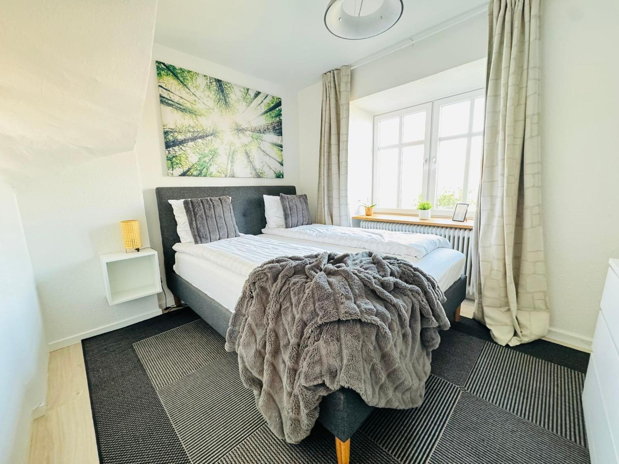 Aday - Modern 2 Bedroom Charming Central Apartment With Public Parking Олбор Екстериор снимка
